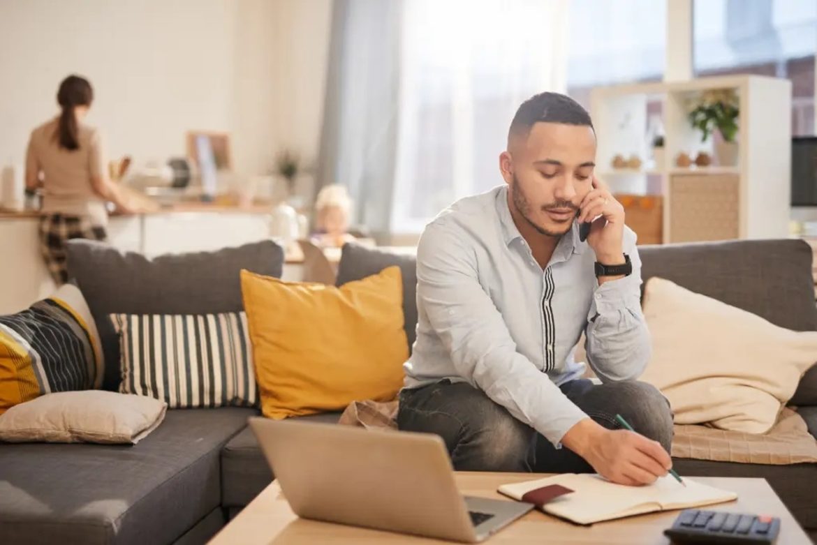 Estudo aponta três benefícios e três malefícios do home office e suas consequências - Revista Cipa