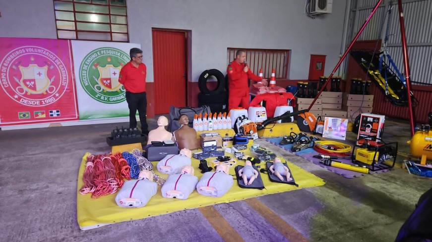 Bombeiros voluntários de Garibaldi recebem doação de equipamentos da Empresa Gaúcha de Rodovias - Revista Incêndio