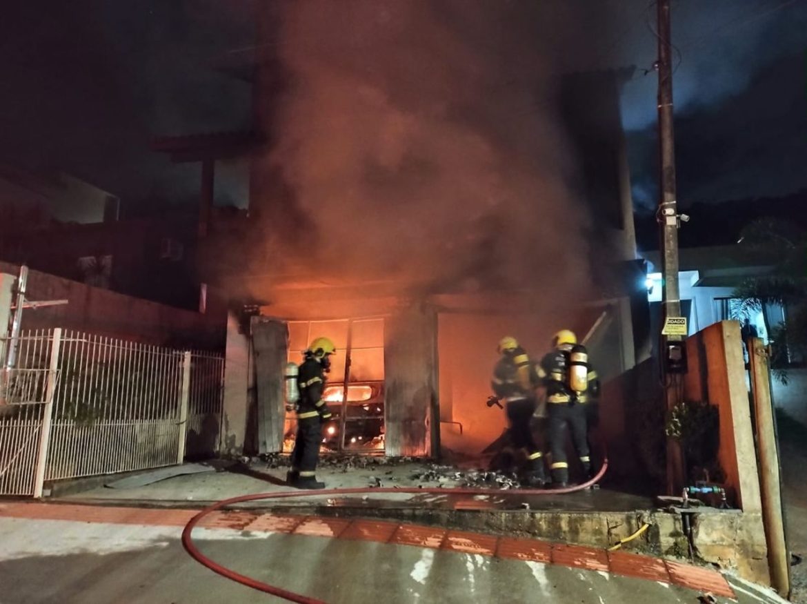 Ocorrências veiculares levam bombeiros a se capacitarem mais para otimizar atendimento - Revista Incêndio