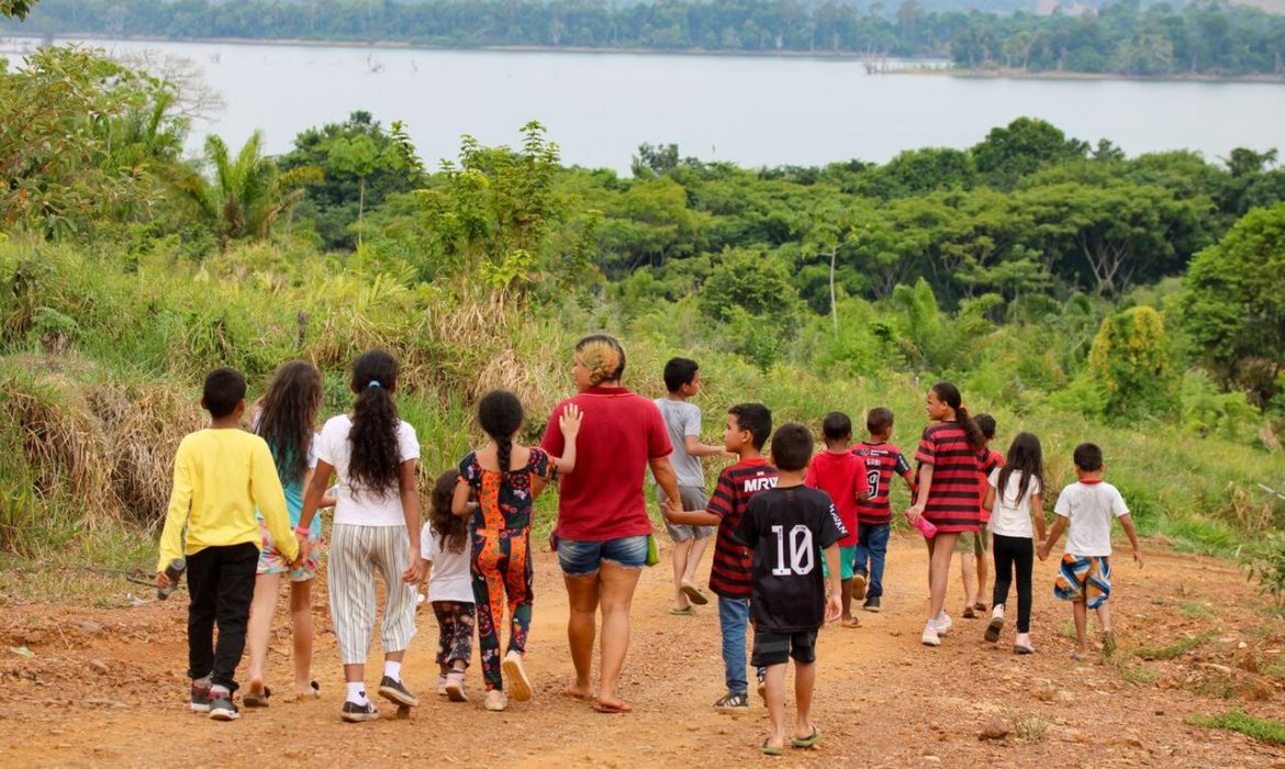 Com aumento das queimadas na Amazônia, brigadistas levam conscientização sobre o tema - Revista Incêndio